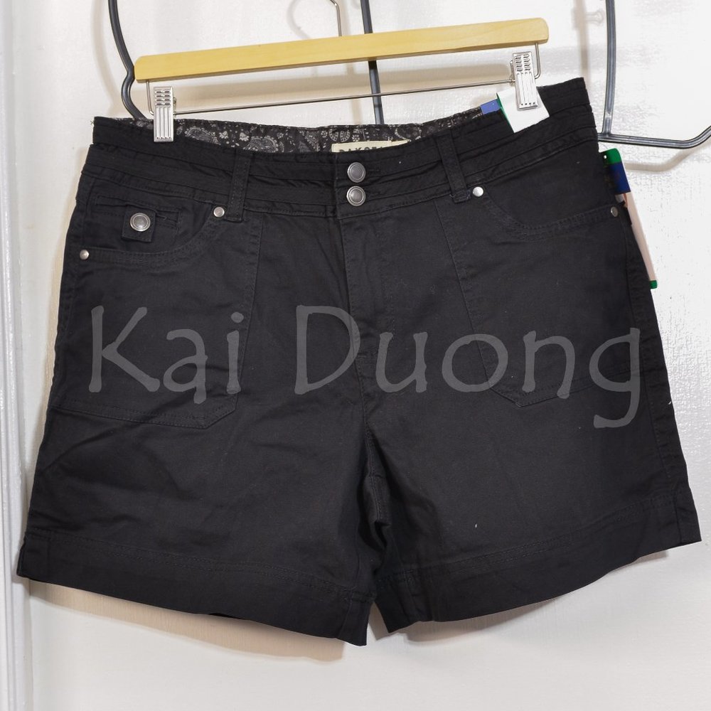 Dakota Blue Women's Short Mid Rise withh Pockets Flap with Button BLACK